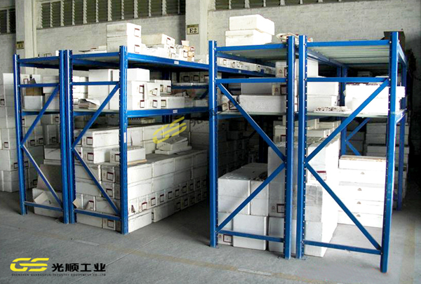 仓库货架静电喷涂要注意哪些—<a href='http://www.szgsg.com/' target='_blank'><u>深圳货架</u></a>厂家