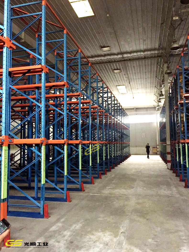冷库货架驶入式的实际运用—深圳货架厂