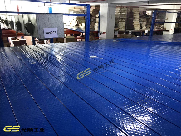 重型货架的材质要如何选择—深圳<a href='http://www.szgsg.com/' target='_blank'><u>货架厂家</u></a>